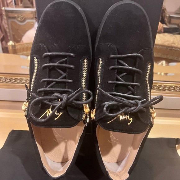 Giuseppe Zanotti Black Suede Low Top with Gold Trim Sneaker.Size 43.US Size 10 - Picture 3 of 7
